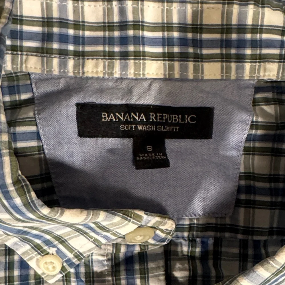 Banana Republic Slimfit Blue Green & White Plaid Button Down Short - Size S